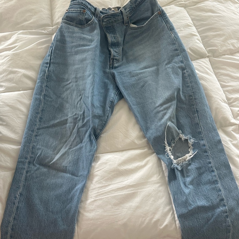 Women’s Blue Distressed Levi’s Jeans
